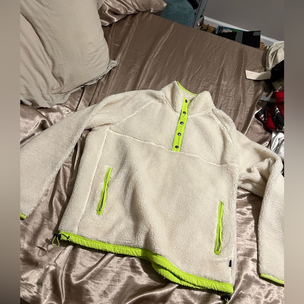 American Eagle Teddy Pullover